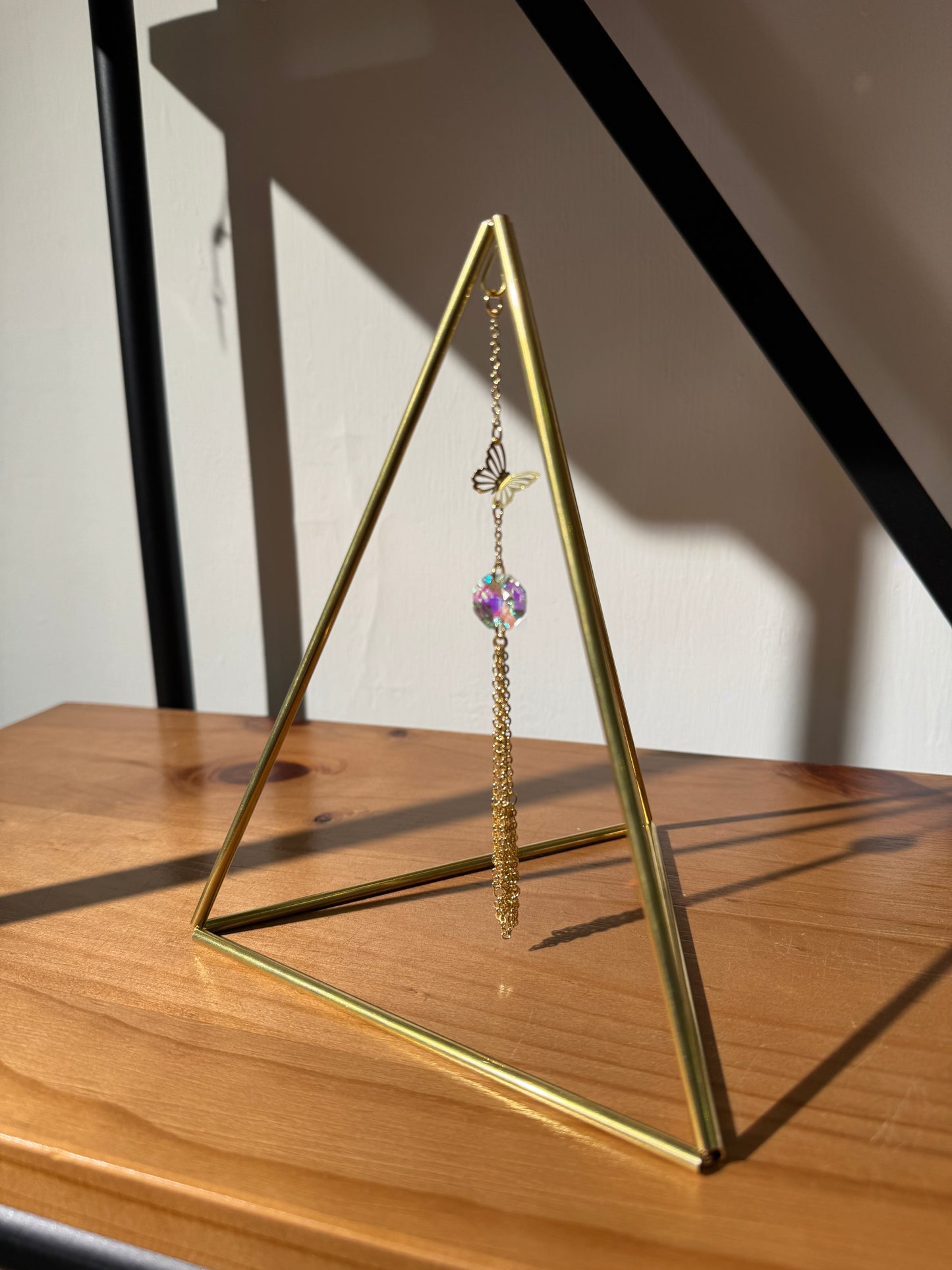 人手銅制金字塔水晶球座🔯
Pyramid Copper Sphere Stand