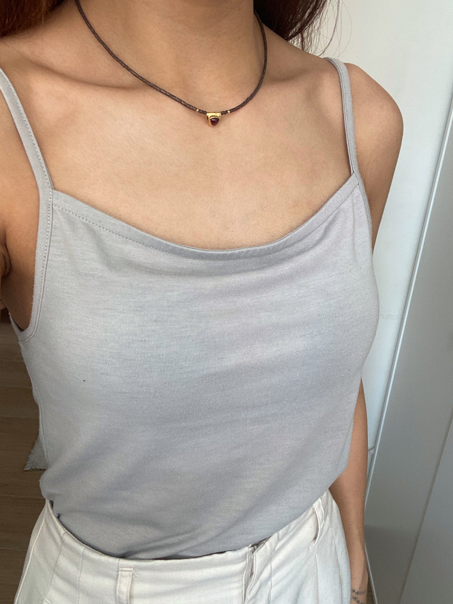 Fineline Necklace Triangle石榴石