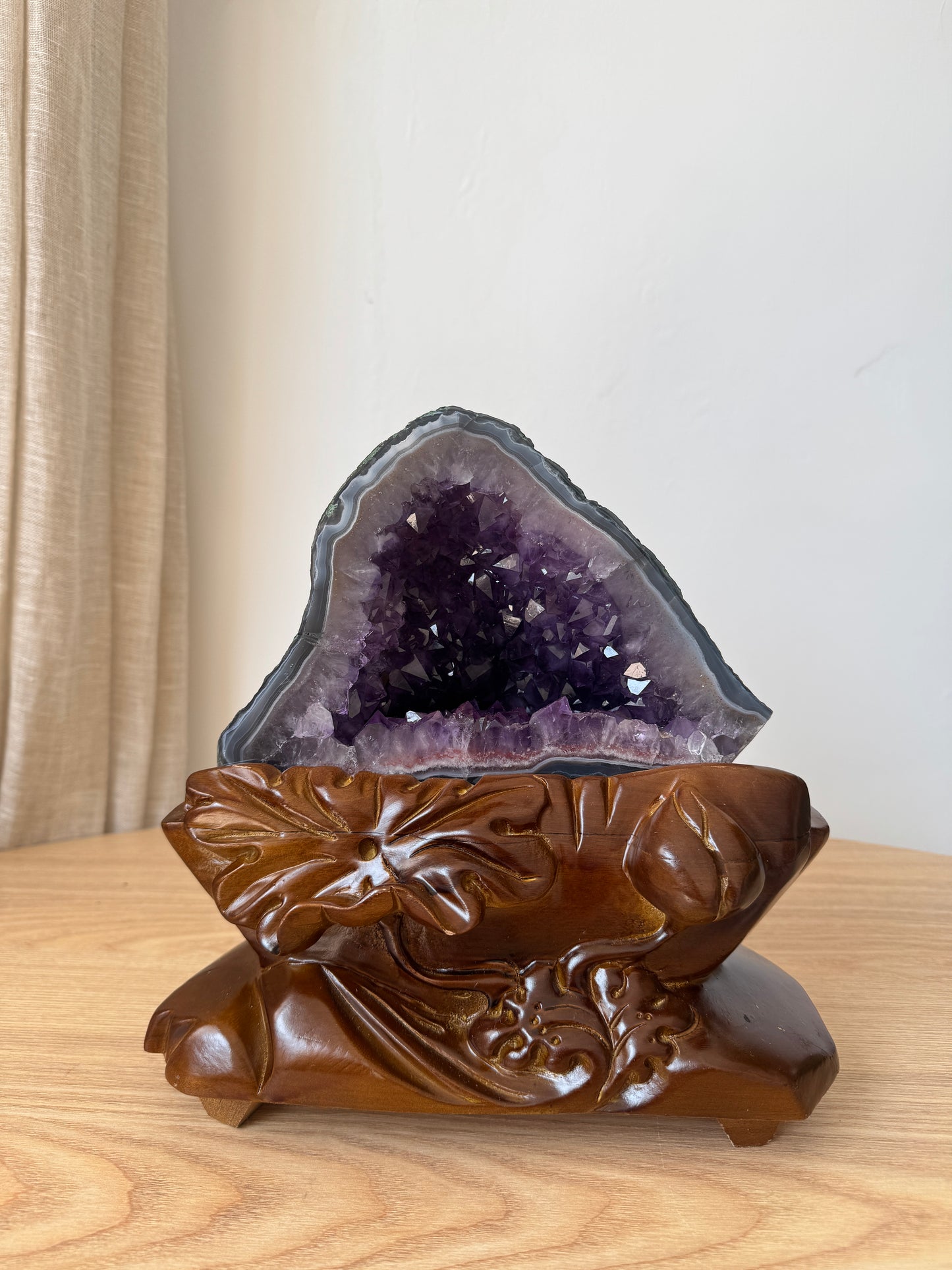 鈦晶紫晶洞#3 Amethyst Geode with rutilated quartz #3