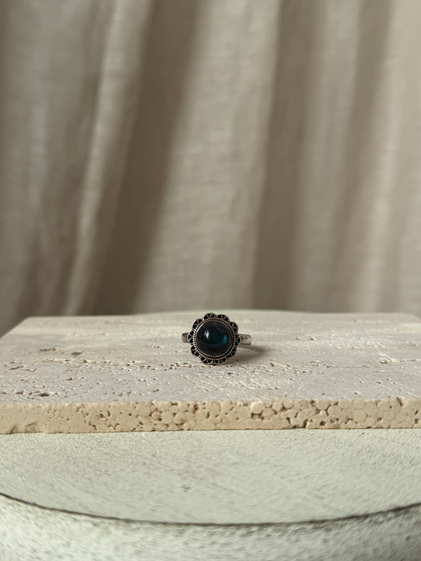 拉長石花花戒指Labradorite Floral Ring