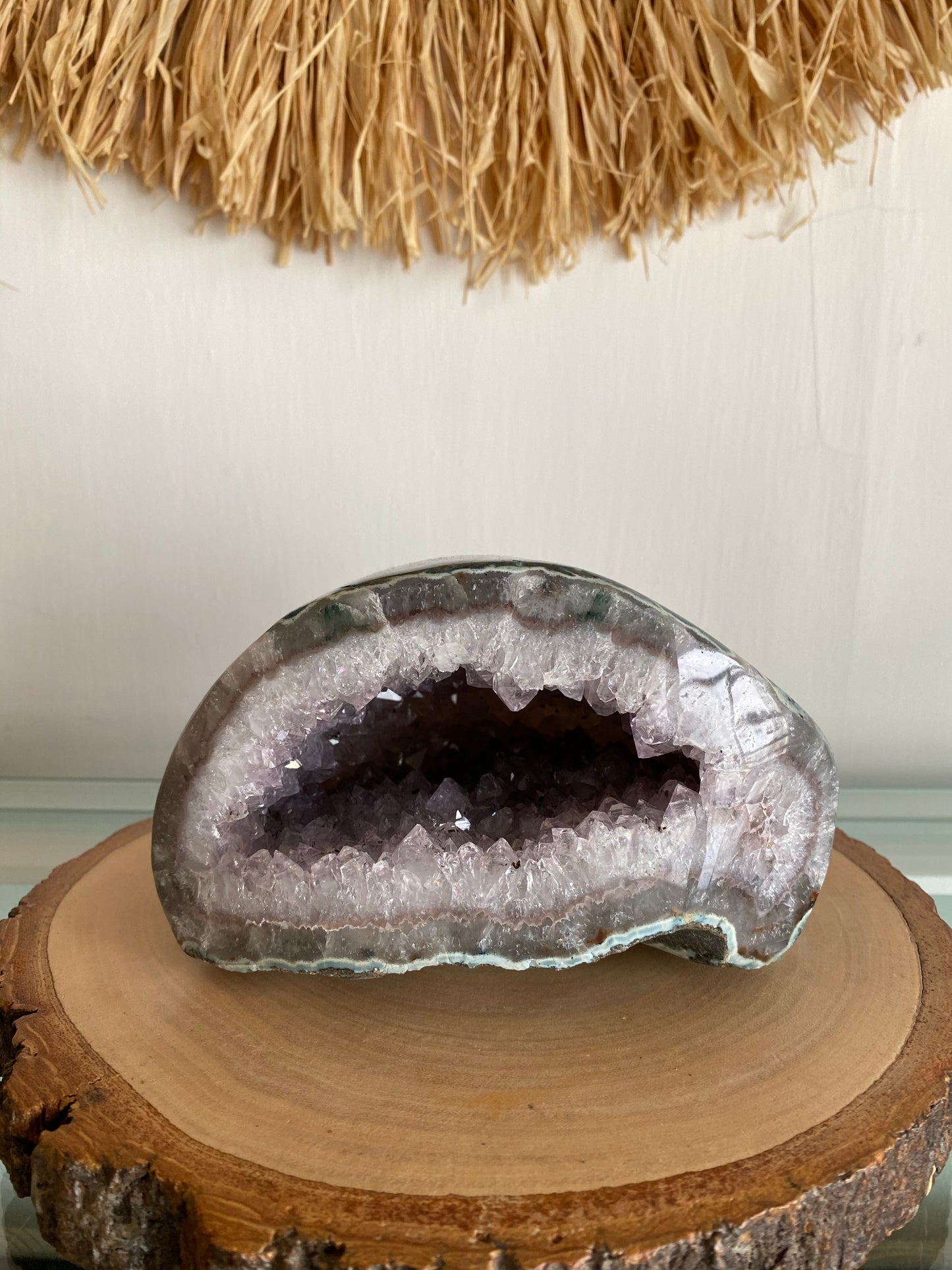 紫晶洞 Amethyst Geode