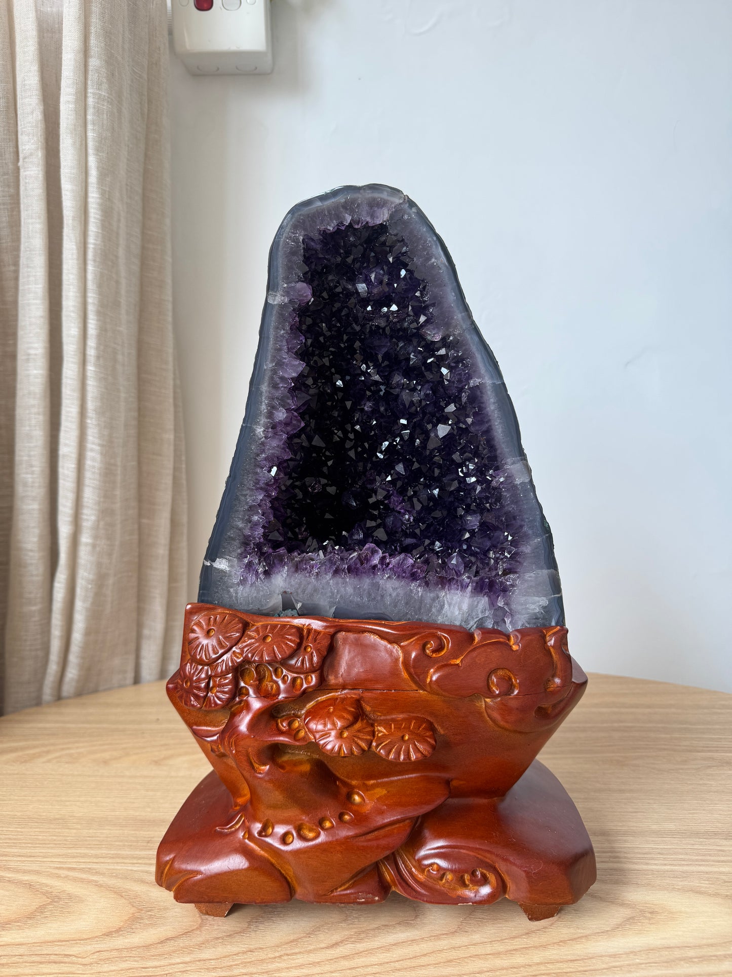 鈦晶紫晶洞#5 Amethyst Geode with rutilated quartz #5